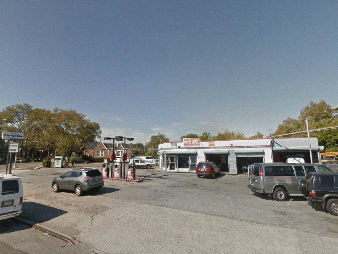 3d model of a gas station placed in a Google Streetview image